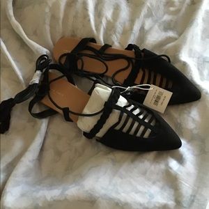 American Eagle Tie Flats